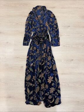 New BCBG Small Floral Velvet Maxi Robe - Navy Multi